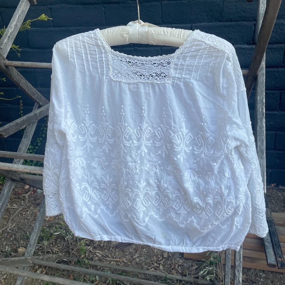 Doen White Lace Blouse